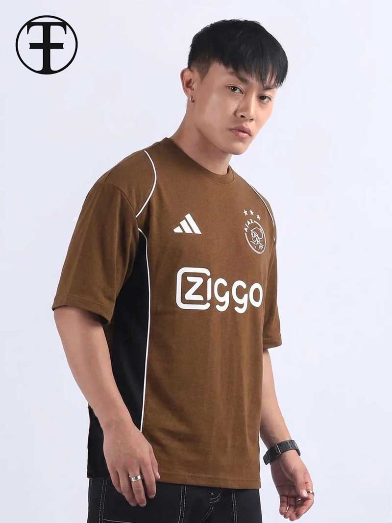 Oversized Black Side Panels
